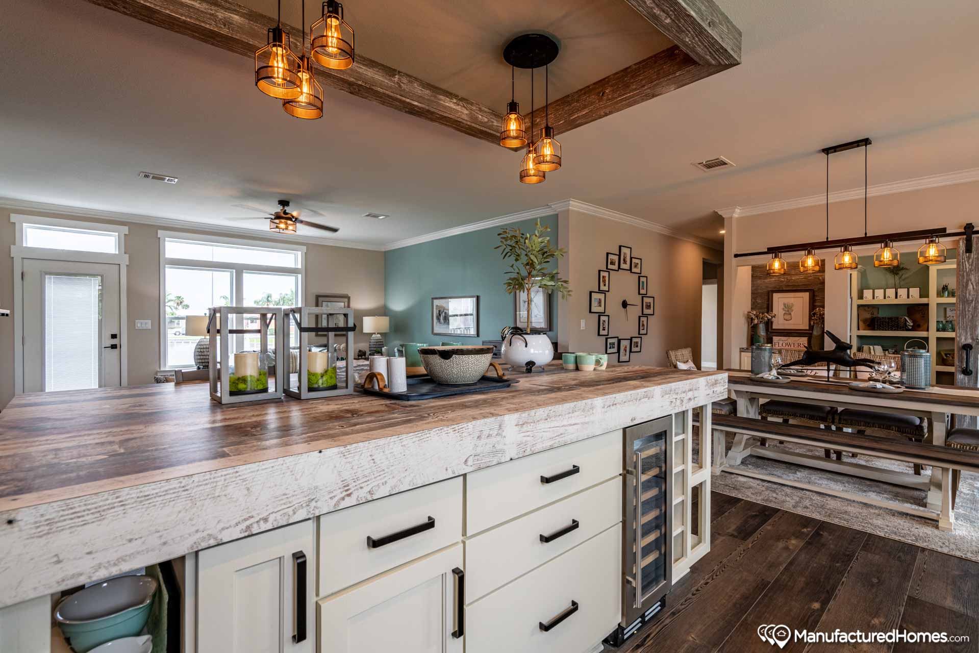 Palm Harbor Plant City / Estate Farmhouse LS30764A by Palm Harbor Homes